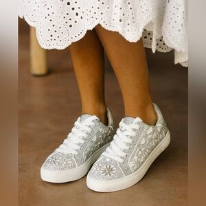 Betsey Johnson Rhinestone SB-Reily Sneakers white/silver 8.5 NWB